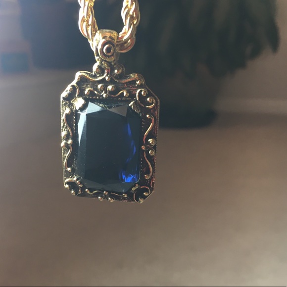 Irish necklace by TARA Gold tone large blue stone - Picture 6 of 8